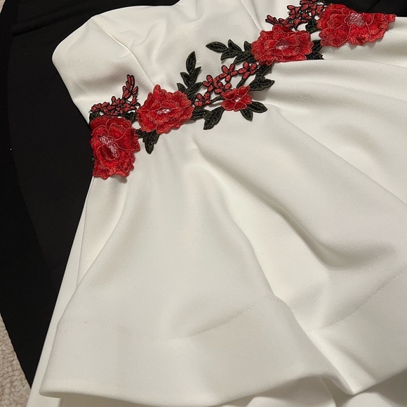 🥀White floral embroidered dress🥀 - Picture 7 of 9